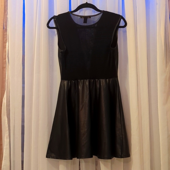 Black leather looking deep v-neck skater dress - Picture 2 of 5